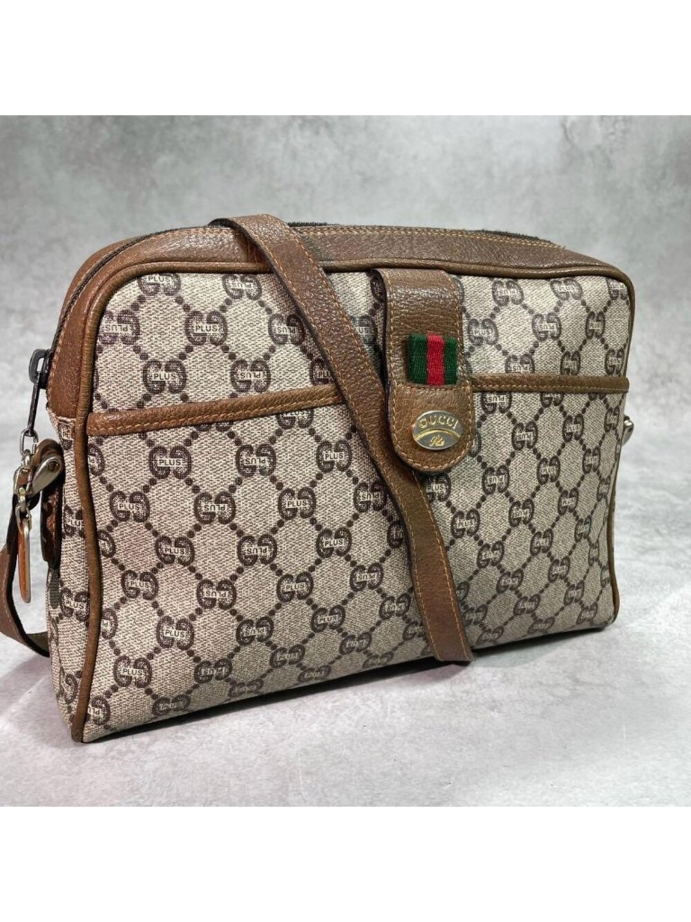 Gucci GG Sherry Line Shoulder Bag Brown Leather